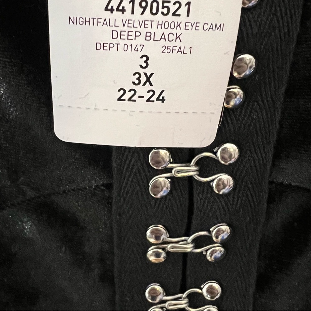 Torrid Black Velvet Eye Hook Cami Size (3) 22/24 NWT Top 3X - Picture 5 of 7